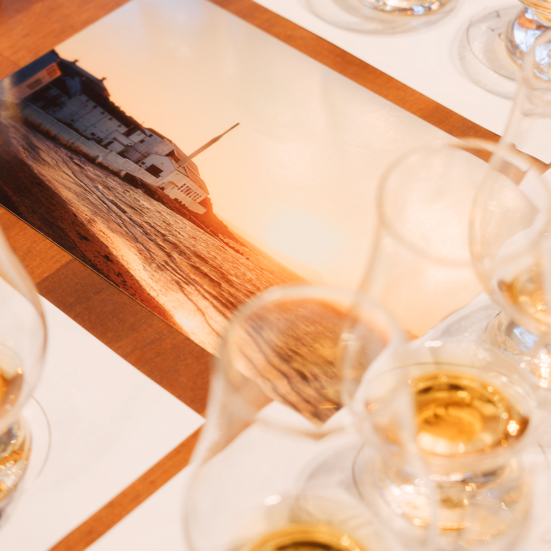 Bowmore Postacrd Roadshow Square