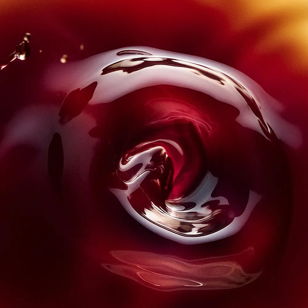 A rich toned swirling liquid