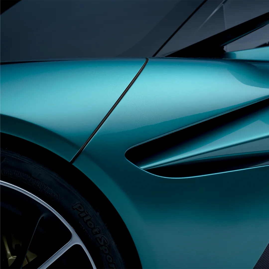 Aston-Martin-Valhalla