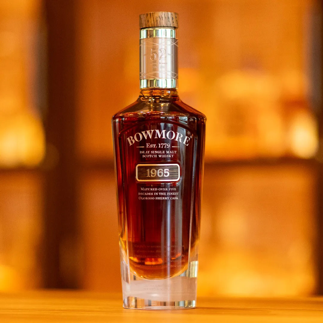 Bowmore 1965 bottle