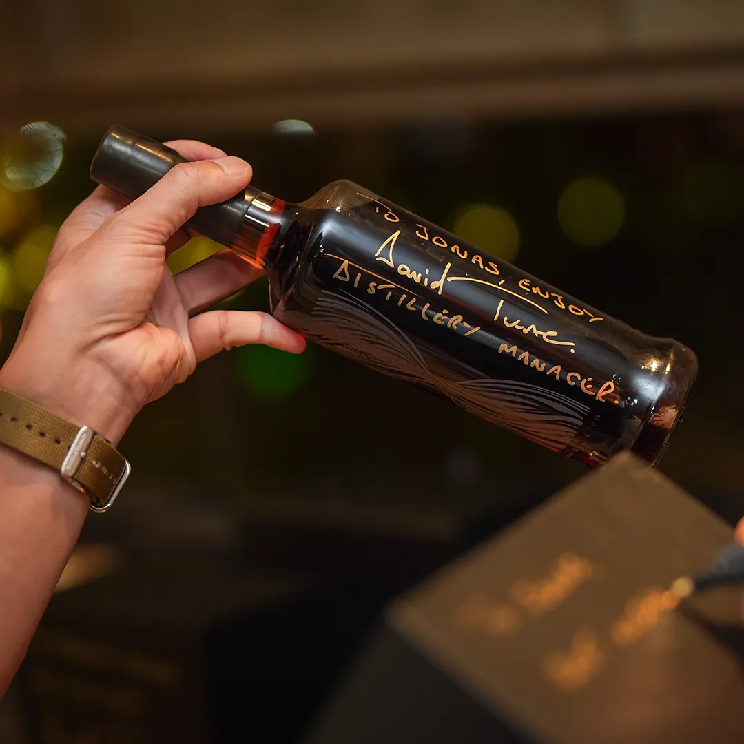 Signature in Bottle Square